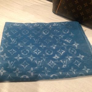 Louis Vuitton Scarf Stole